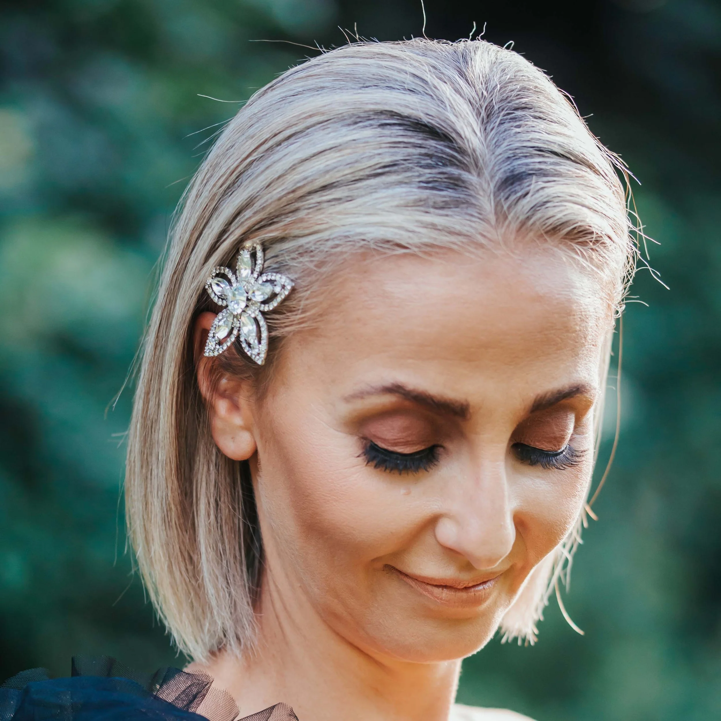rhinestone flower hair clips, vintage jewelled hair pins, vintage hair accessories
