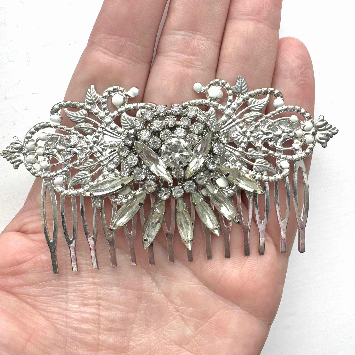 Vintage aged Silvertone long hair comb pin Vintage aged Silvertone long hair comb pin main image 2