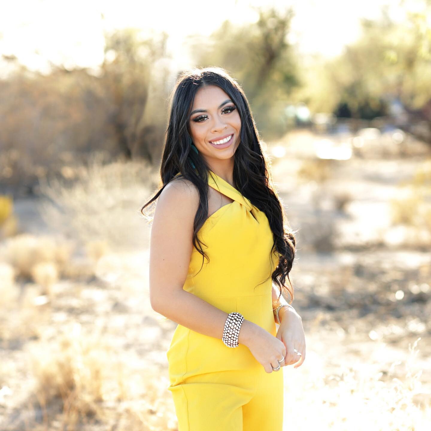 It&rsquo;s cold and snowy in southern Utah today so I added a little sunshine ☀️

Bella, you shine so bright 🌟

#yellow #seniorpictures #tucsonphotographer #sunnyand75 #senioryear #tucson #tucsonseniorpictures