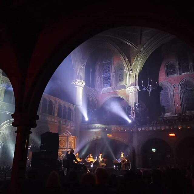 No words for last night, really... But here goes!

Can't quite get over what a special day it was. I thought I'd peaked seeing afternoon light streaming through the windows before our Soundcheck. It just got better as everyone arrived for the incredi