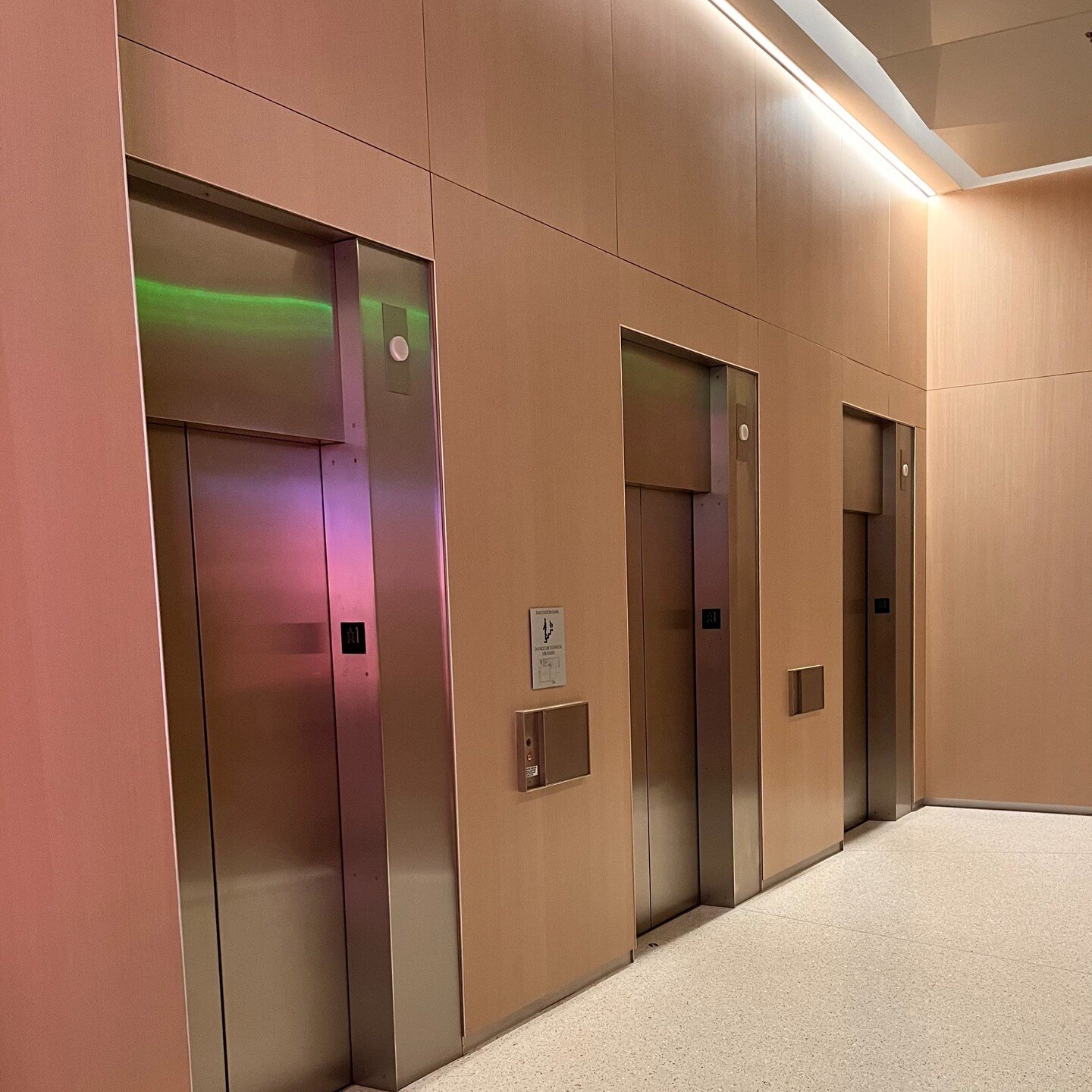 1/4&quot; fine brushed stainless steel plate with mirror polished edge work - for Silicon Labs Austin, TX. Designed by MBDS construction by MAPP

#stainlesssteel #elevator #architecture #lobby #modernmetalwork #stainlesssteelfabrication