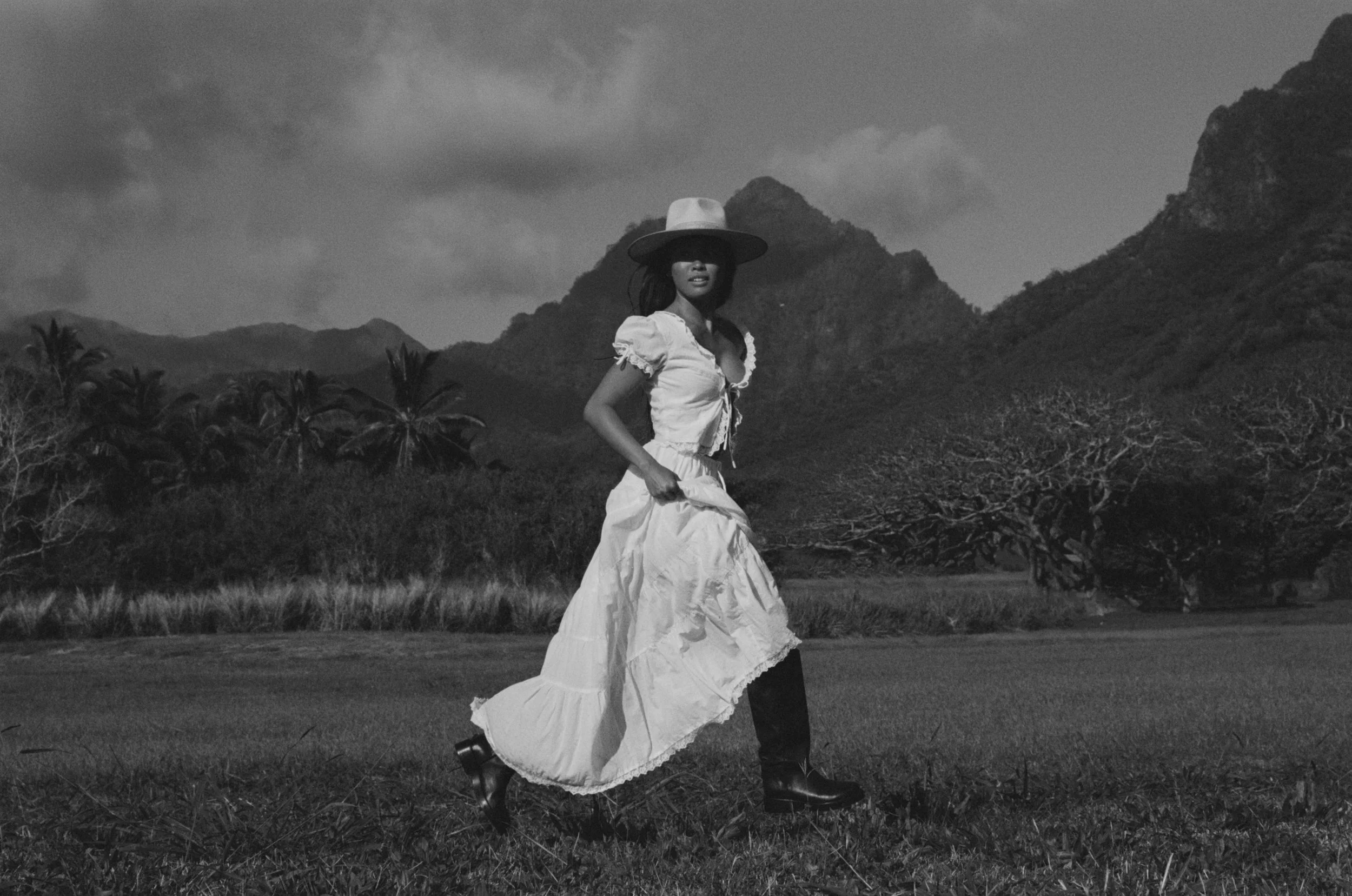 10765-2-0008bnw copy.jpg