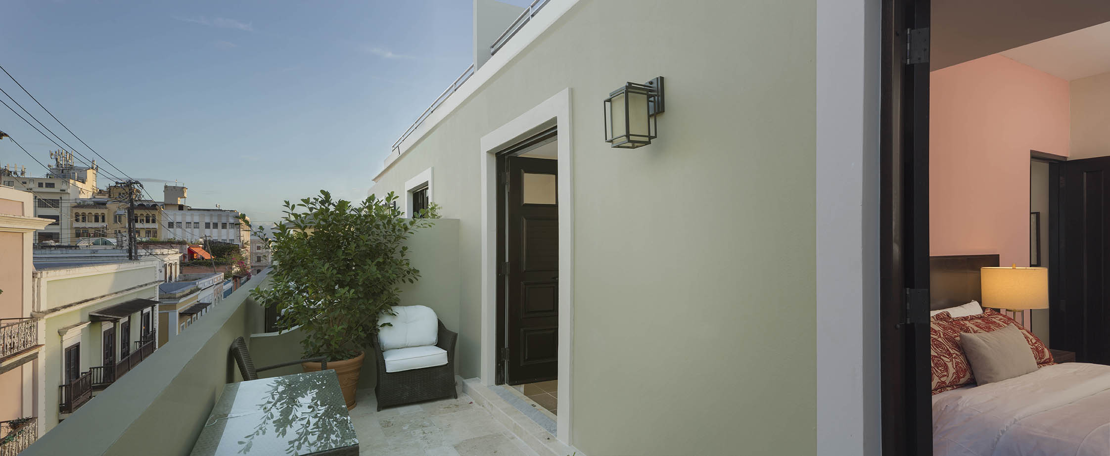 Rooms — Decanter Hotel