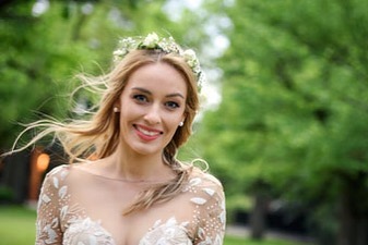 OUR BEAUTIFUL BRIDE | Katelyn ✨
HMUP @laura_gilham @bunnyandbohe 
Glowing makeup with a pop of colour on the lip using @maccosmeticsaustralia @meccacosmetica @narsissist 
Soft waves finished with a flower crown 👑 using @nakhair