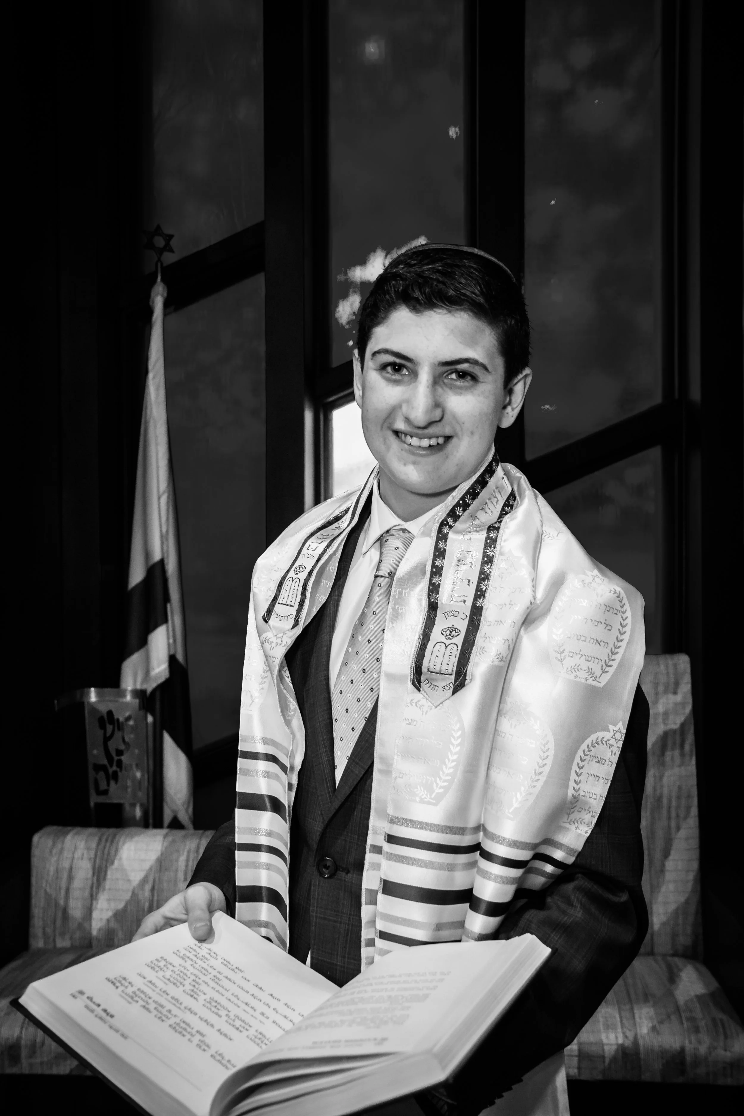 Temple Beth Ahm - NJ Bar Mitzvah Photography - Meet Zachary