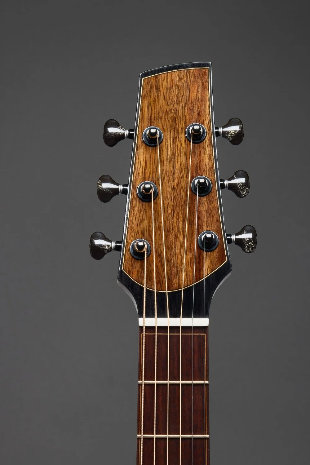 gaiero-guitars-headstock-ds.jpg
