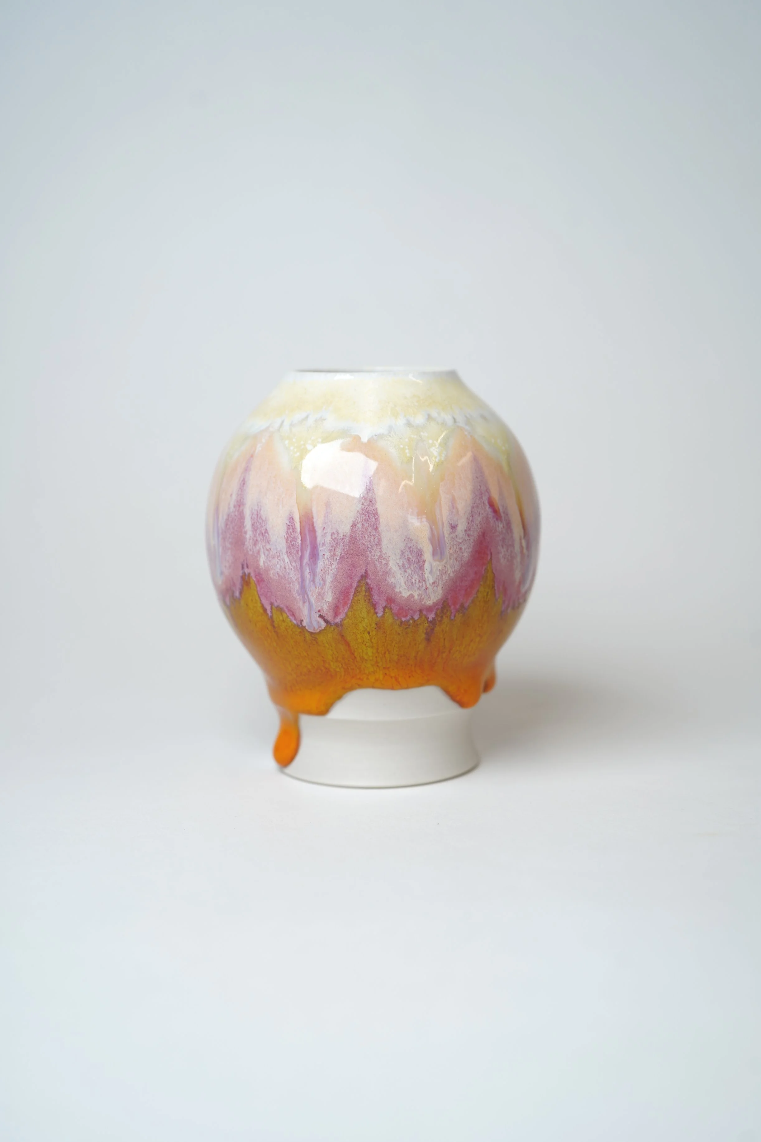 Hiuchi  Vase (Dahila)