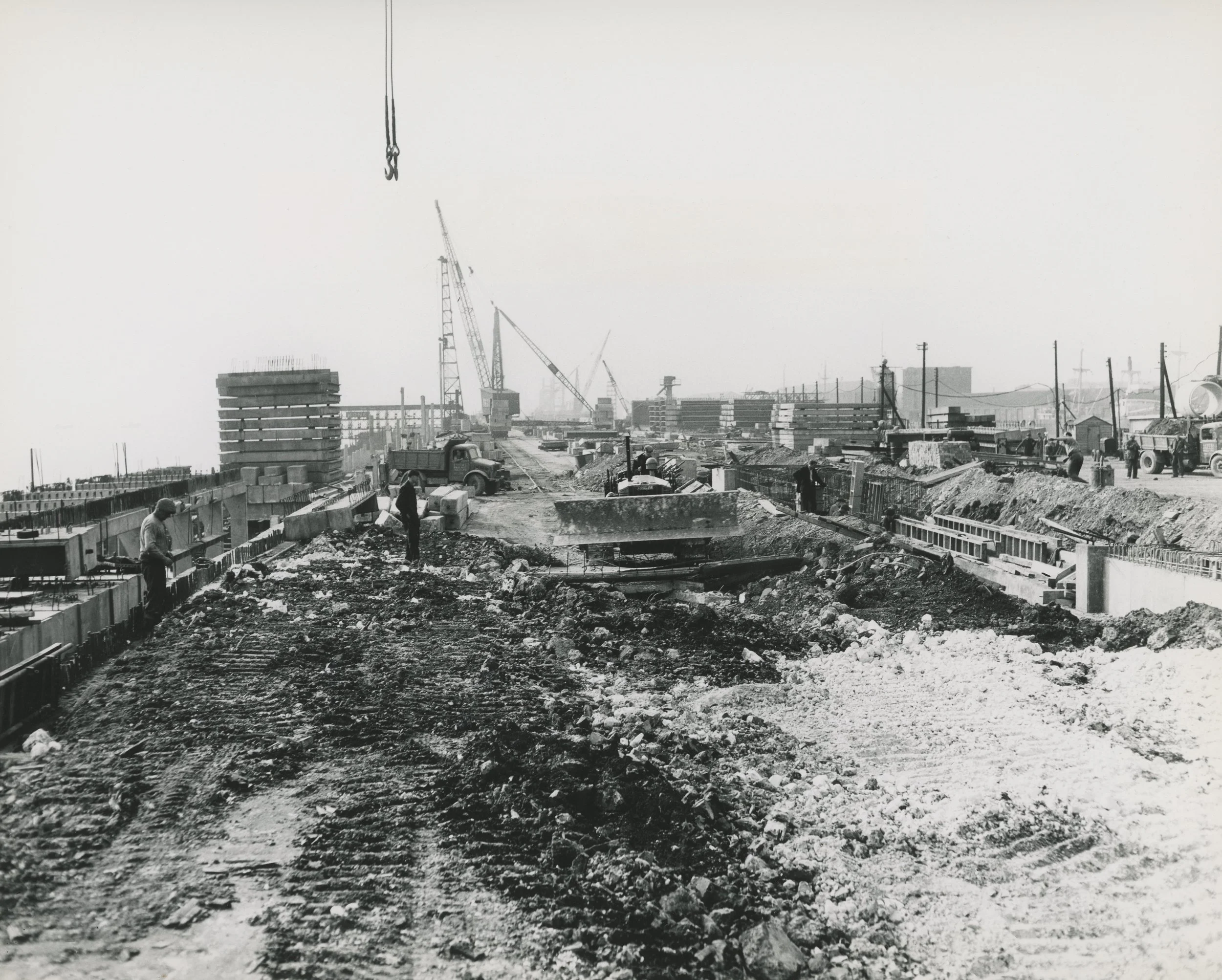 Progress of work on the Riverside Quay and South Side. Albert Dock, Hull. October, 1957. Photographer - Unknown Commissioned by ABP.
