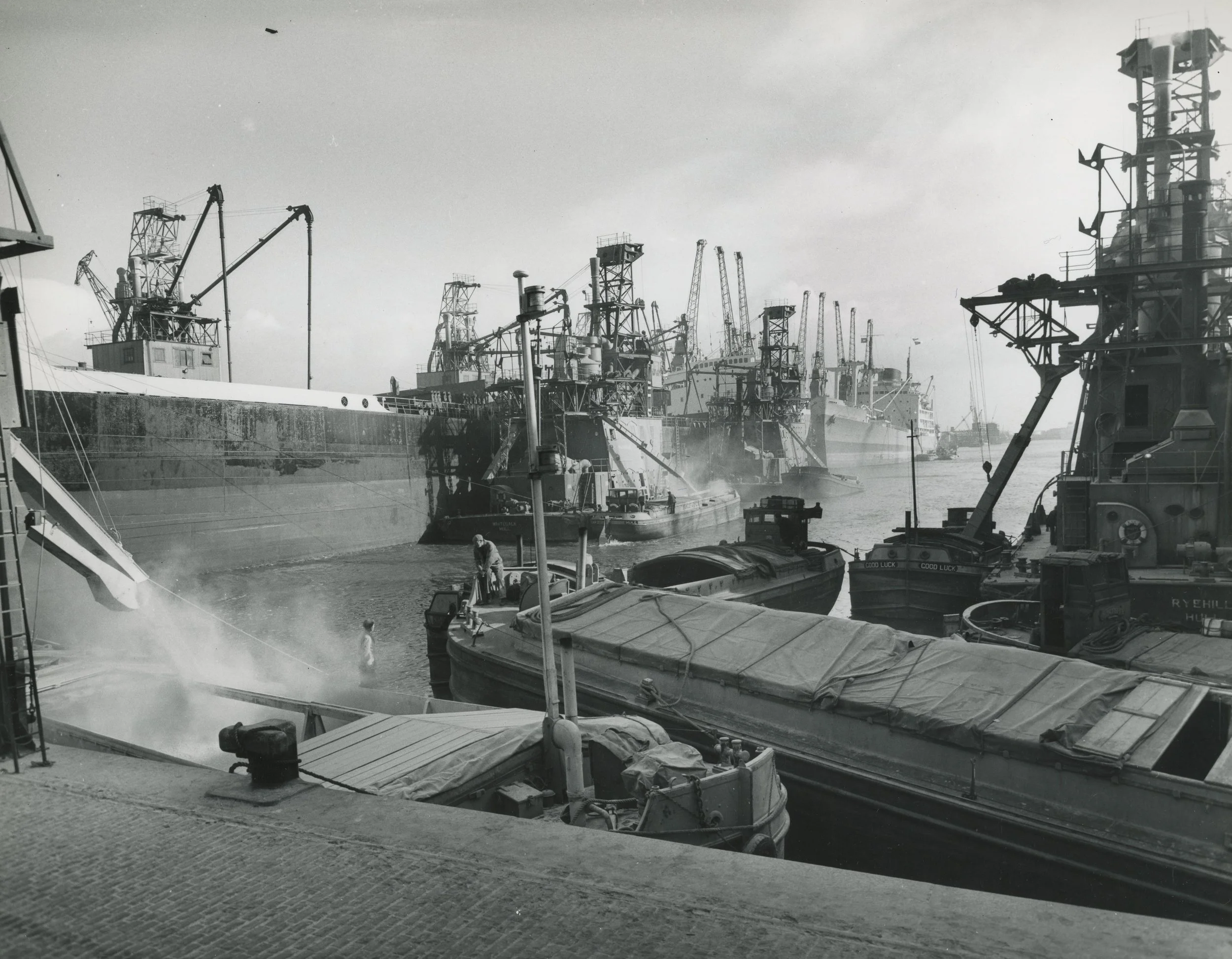 Discharging Hull's largest cargo of grain to date. King George Dock, Hull. February, 1962. Photographer - Donald I. Innes Commissioned by ABP.