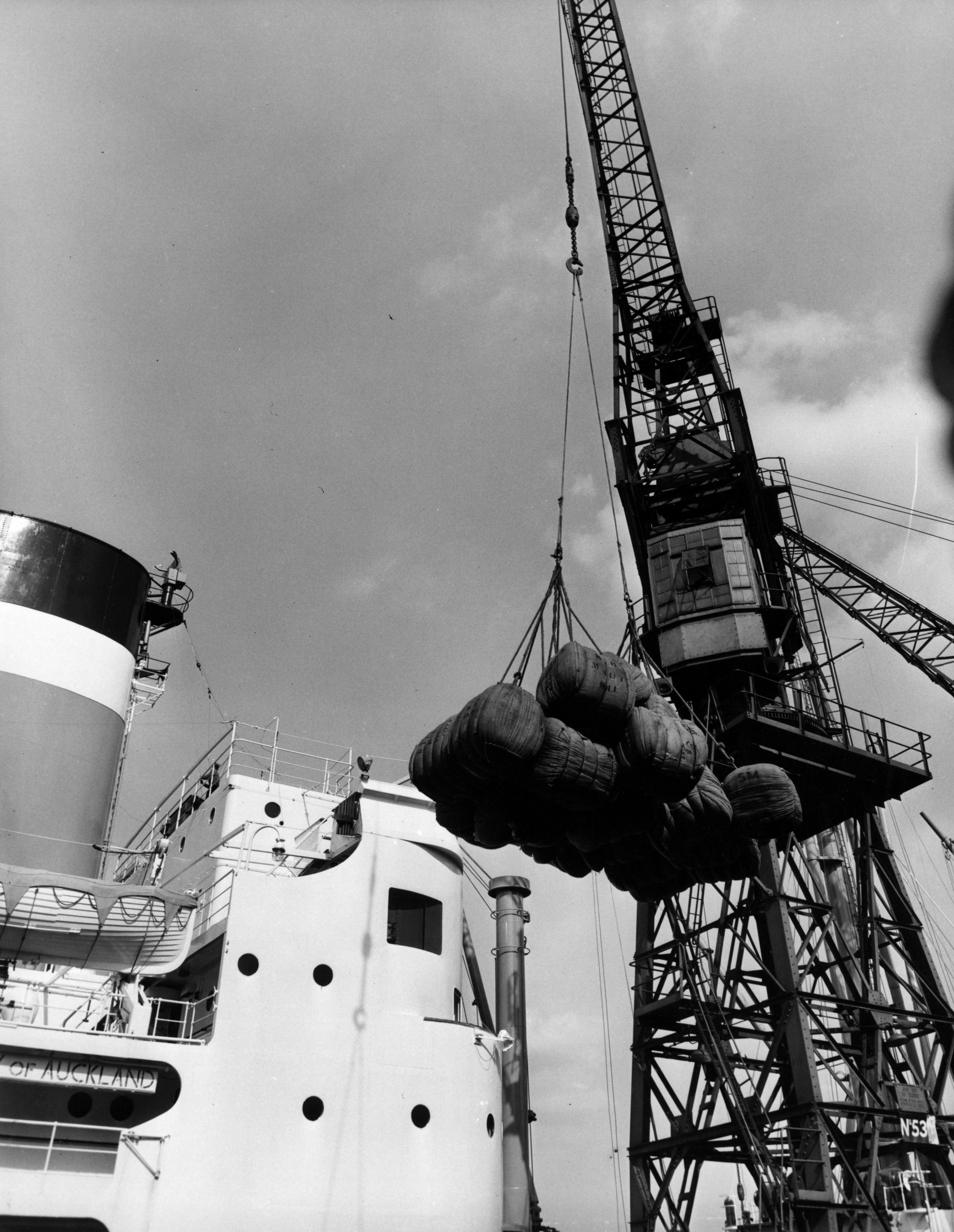 Australian Wool discharged into Transit Shed. Quay 12, King George Dock, Hull. March, 1962. Photographer - Donald I. Innes Commissioned by ABP.