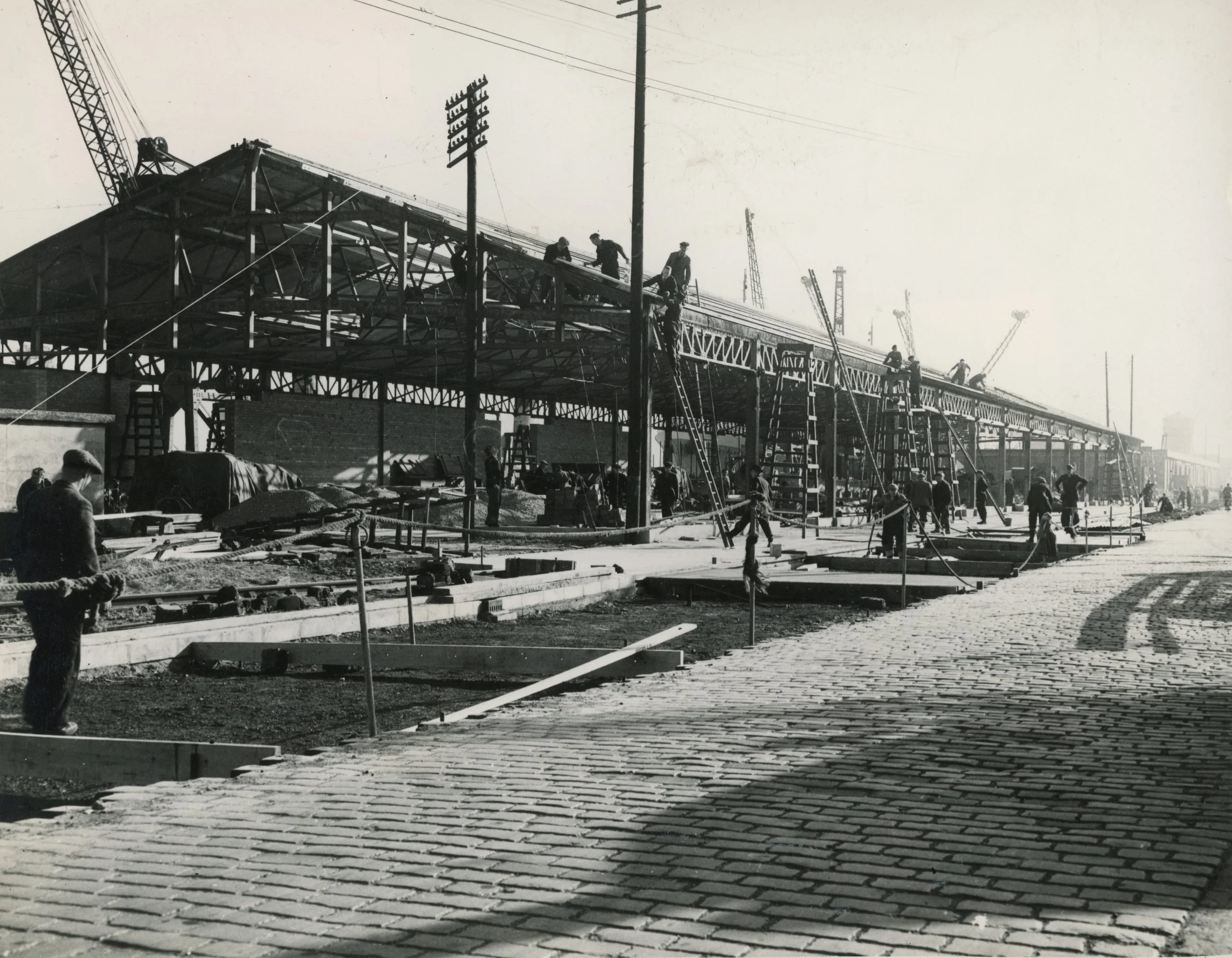 Reconstruction of No. 24 Shed and adjacent raodway. Alexandra Dock, Hull. September, 1953. Photographer - Donald I. Innes Commissioned by ABP.
