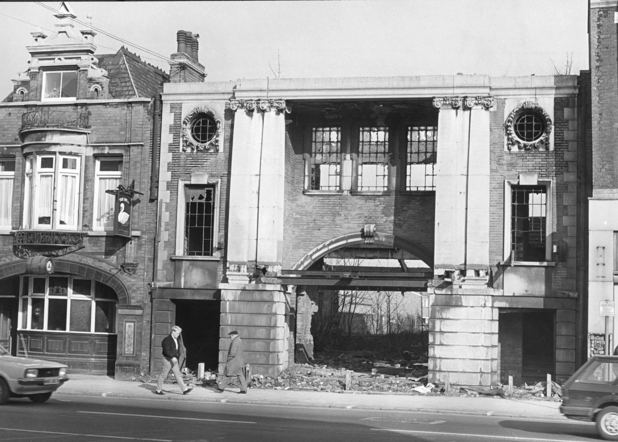 National Picture Theatre ruins, Beverley Road 11-03-1987. Commissioned by Hull Daily Mail.