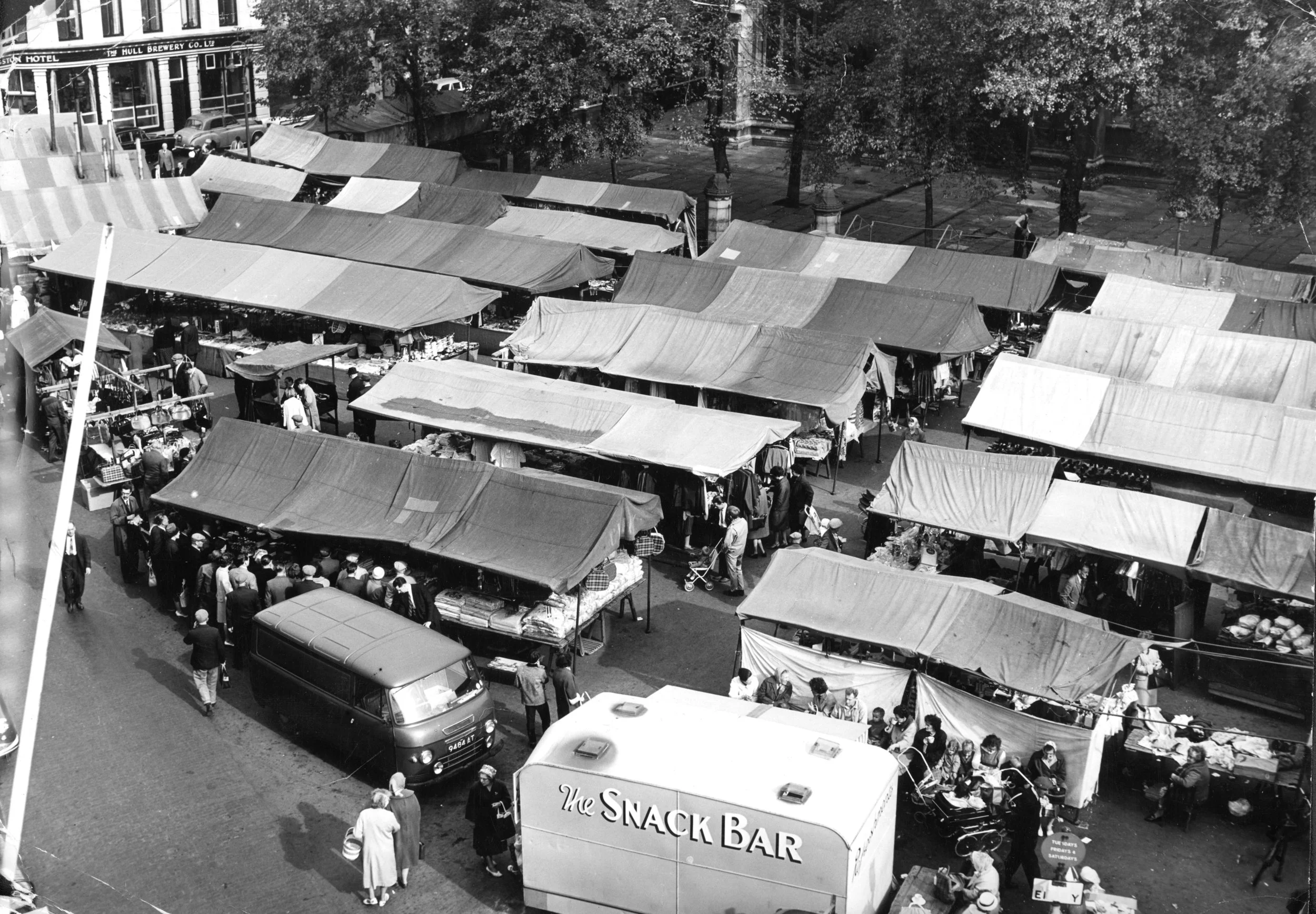 Market stalls at Hull Market, 1960’s. Commissioned by Hull Daily Mail.