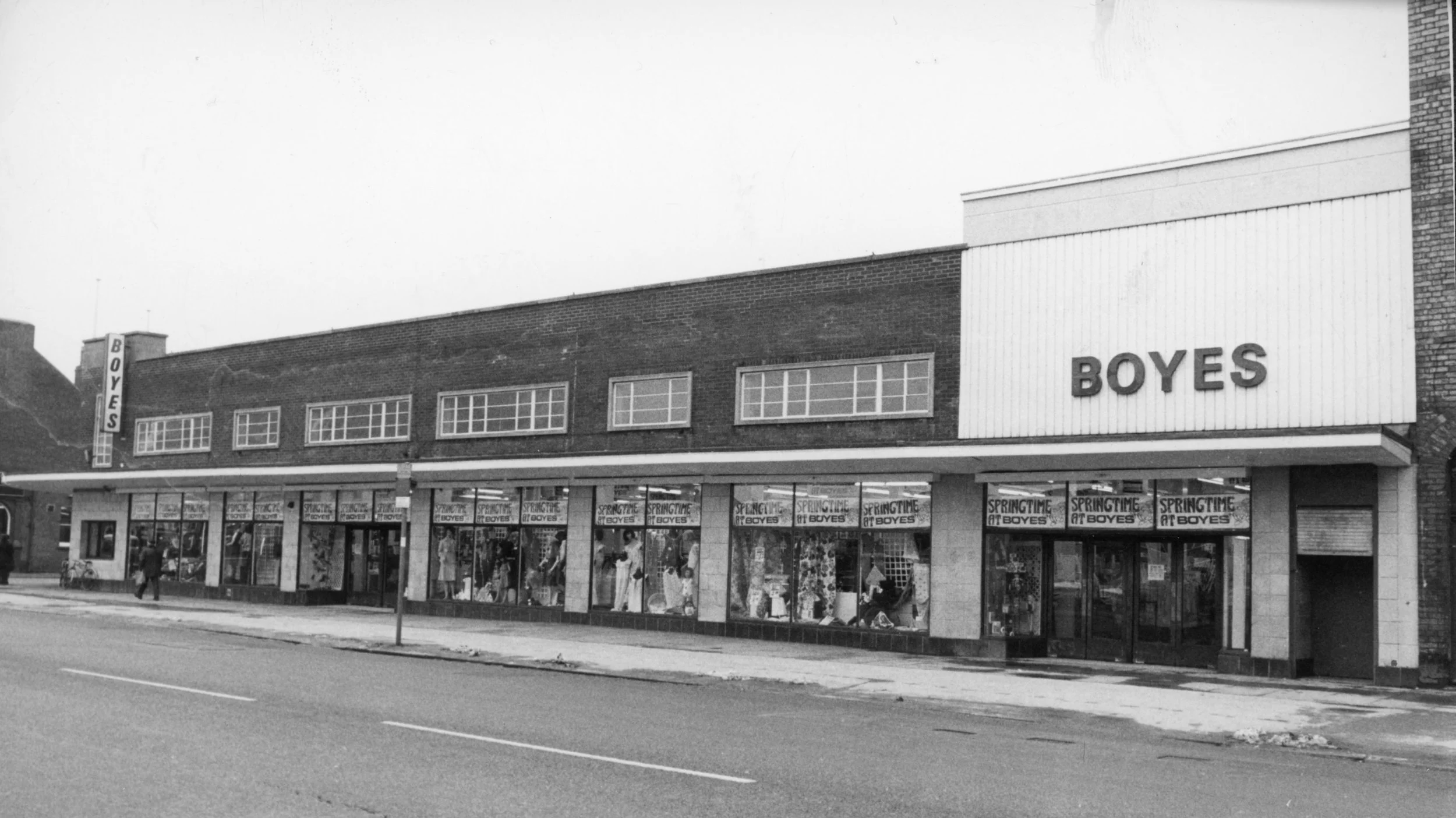 Boyes, Hessle Road, 09-07-1981. Commissioned by Hull Daily Mail.