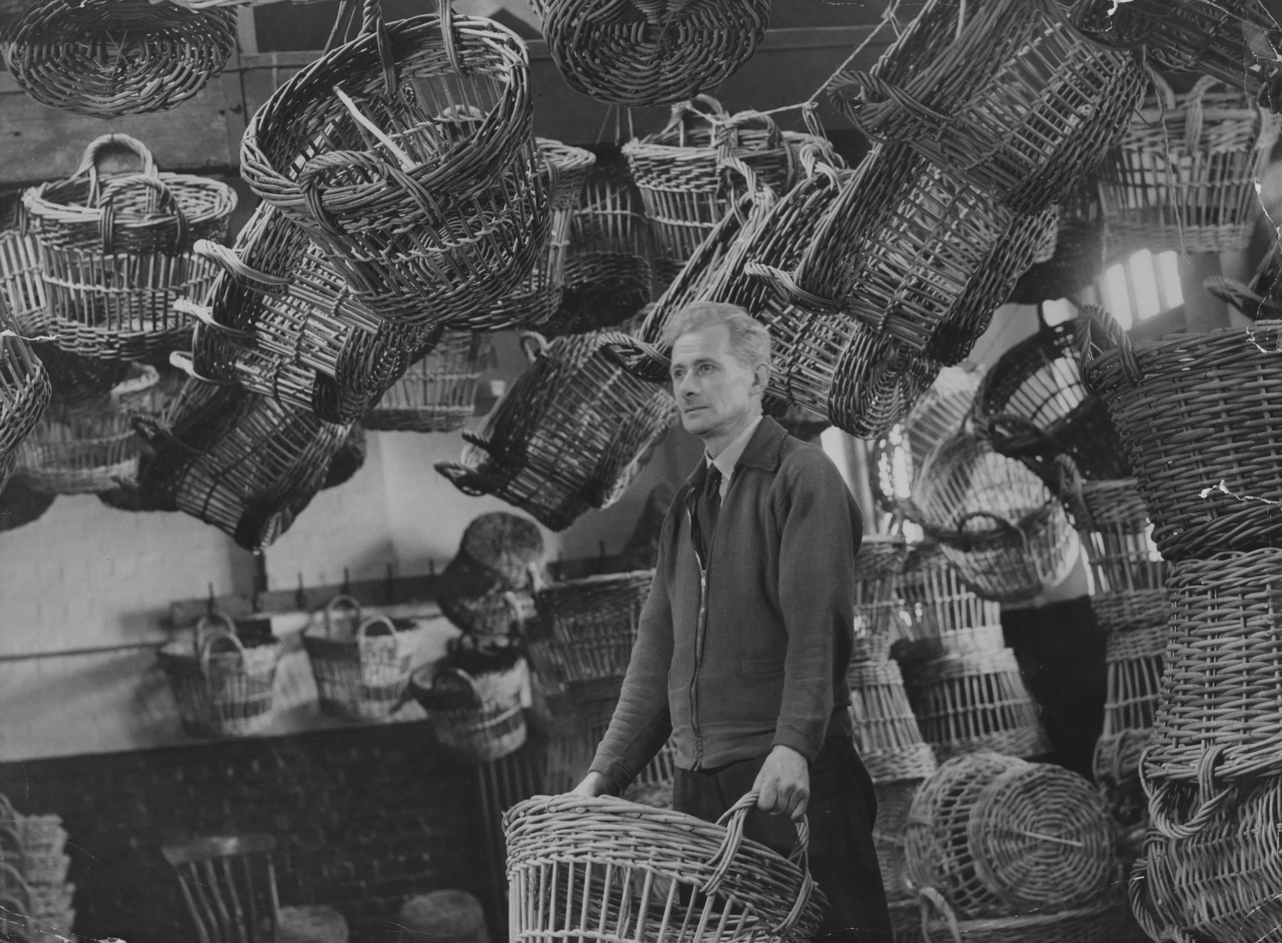 Mr Frank Foster in charge of baskets, 1960’s. Commissioned by Hull Daily Mail.