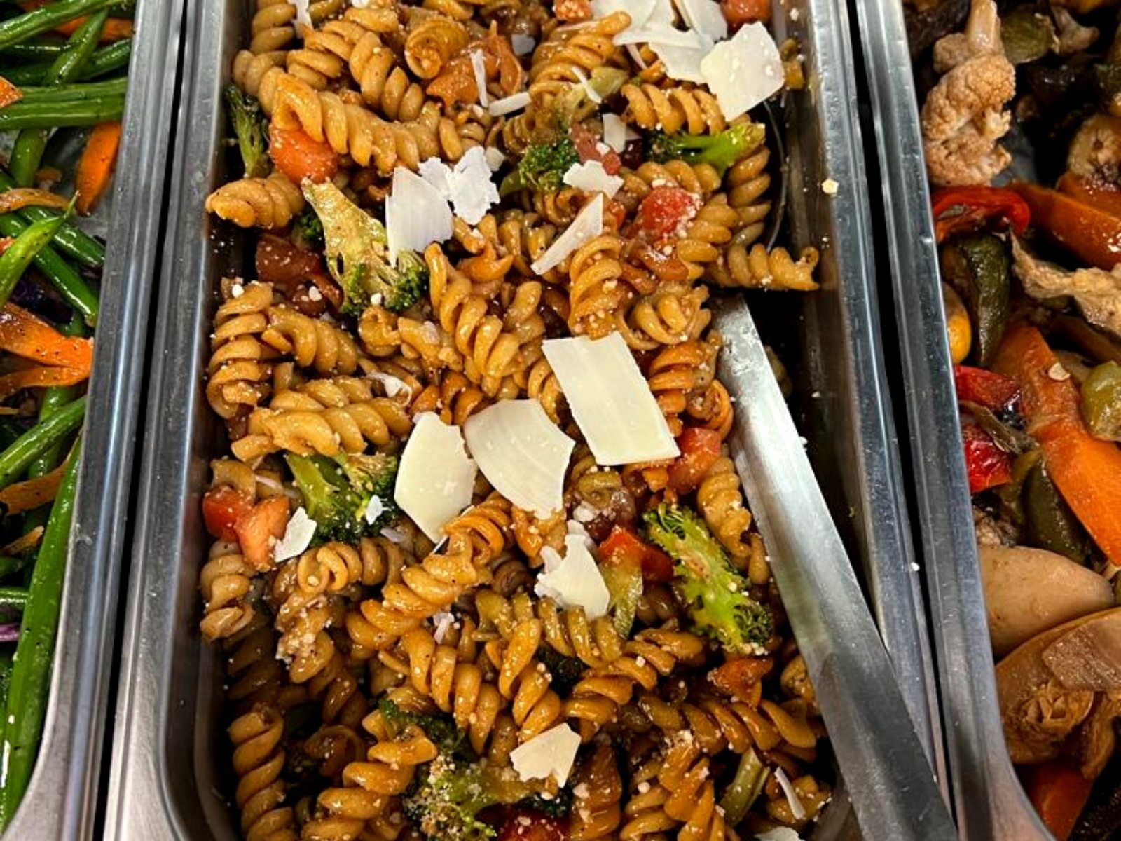 Daily Fresh Cabinet at Feast!  Try our sampler platter for lunch or dinner or pick up your favorite sides to complete any BBQ. @feastcateringwestfield 
.
.
.
. #corporatecaterer #veganfoodie #westfieldnjlocal #choppedsalads #cateringnj #feastcatering