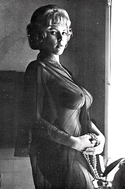 Lisa Matthews (Pin-Up Model).jpg