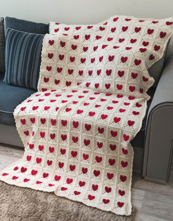 Granny Heart Blanket by theCrochetCats