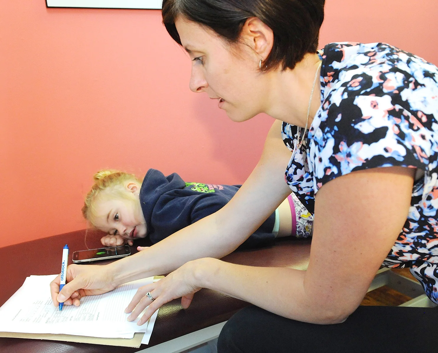 BoundlessBracing_PediatricOrthotics_PatientAssessment_Adrienne.jpg