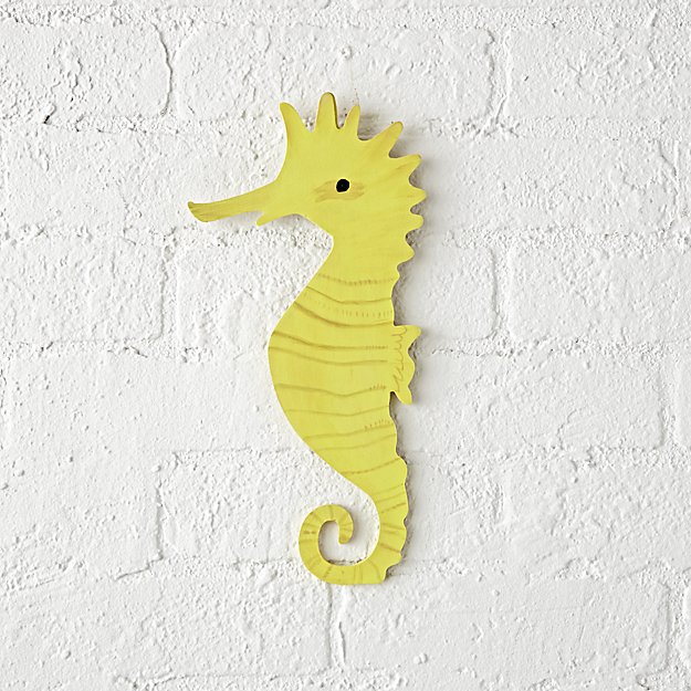 wooden-seahorse-wall-decor.jpg