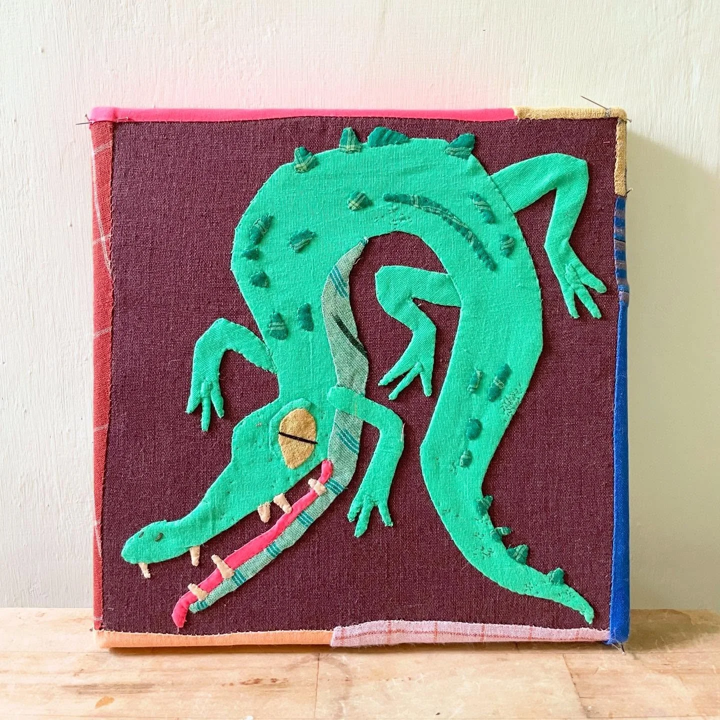 A P P L I Q U &Eacute; // A tremendously cheeky, quite possibly pick-pockety, Coccodrillo!! Definitely up to no good!

Appliqu&eacute; number 3 finished - 3 more to go.