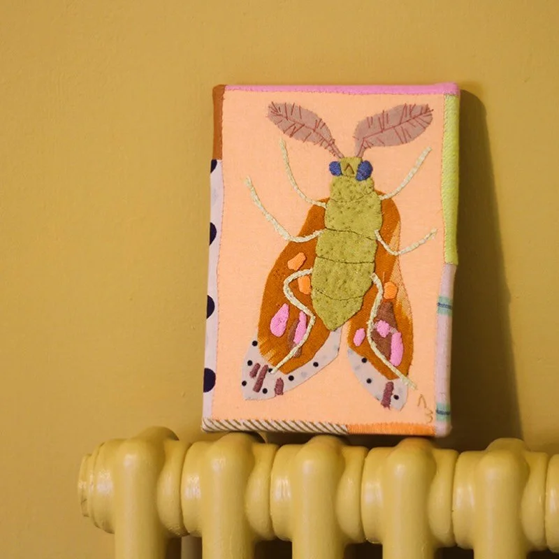 A P P L I Q U &Eacute; // A jolly fluffy moth for piece number 4

#applique #textileart #fabricart #slowstitch