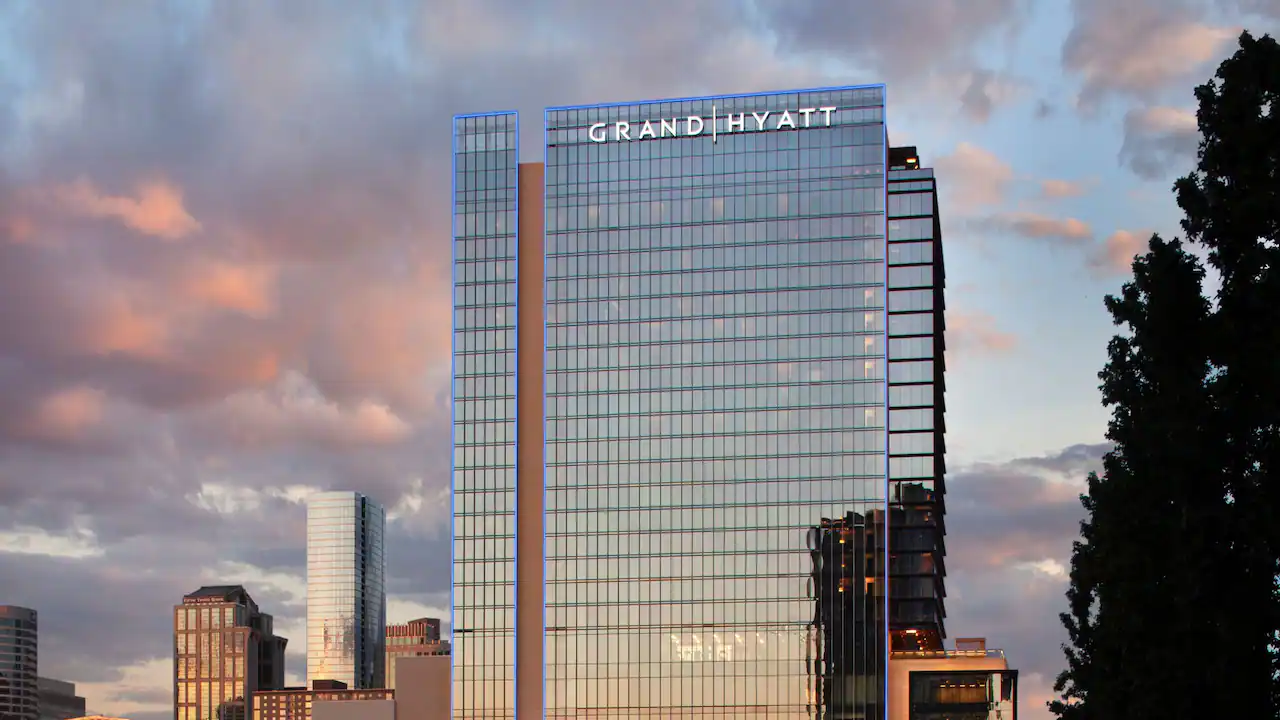 Grand-Hyatt-Nashville-P030-Exterior-Dusk-Blue-Lighting.16x9.png