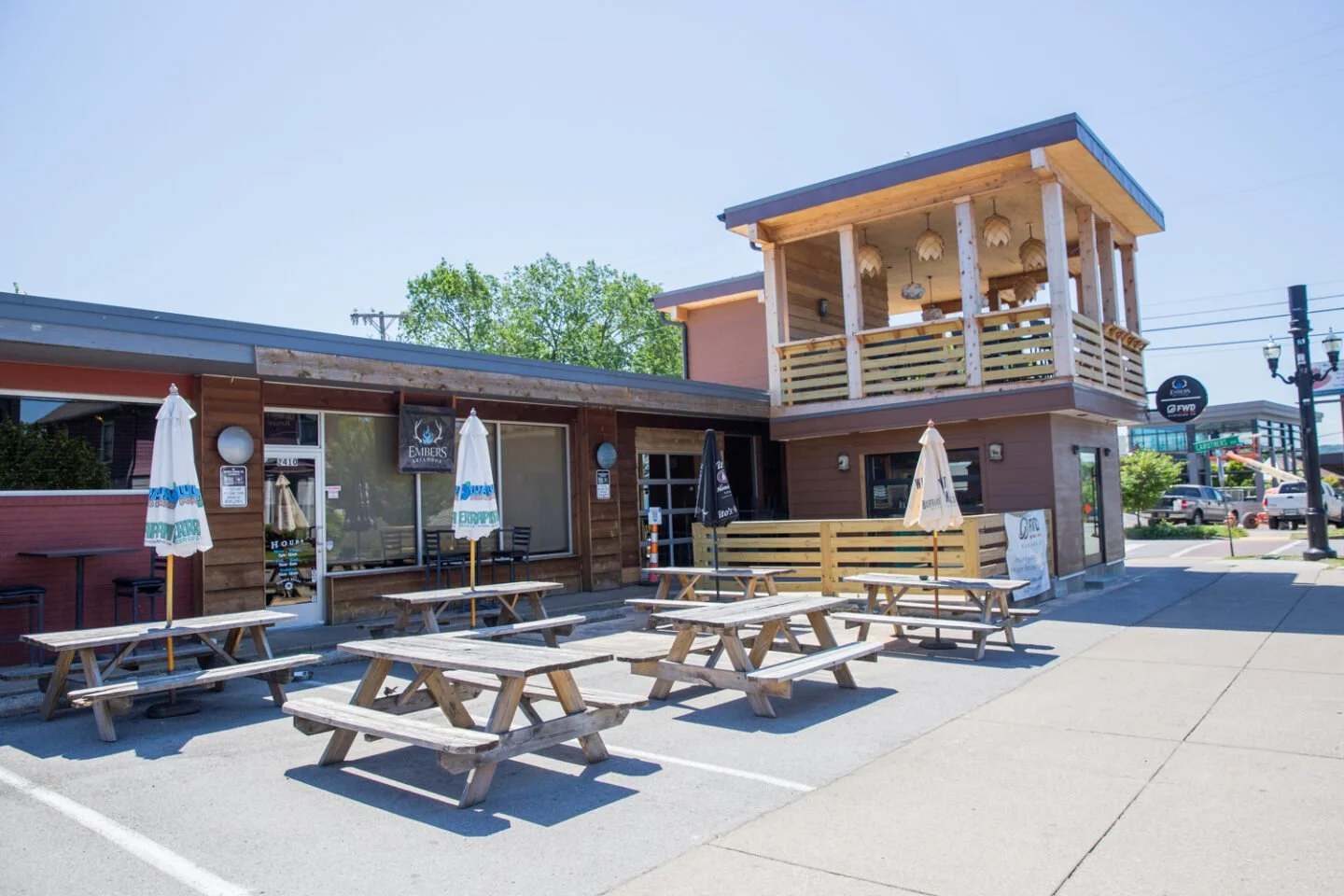 πΏ November Social at Six
π
 Thursday, November 20th | 6–8 PM
π Embers Ski Lodge
Join us for the final Social at Six of the year! 
We’re closing out 2025 in style at Embers Ski Lodge, where good drinks and great conversations are alway