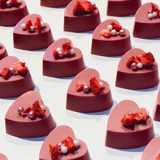 CHOCO BONBONS, handmade with love, featuring Champagne heart: ruby cacao chocolate with brut and dried strawberries.⁣
⁣⁣
⁣Limited time at Cha-An BONBON⁣
⁣⁣
⁣#chocolate #valentines #choco ⁣
⁣#bonbon #chaanbonbon