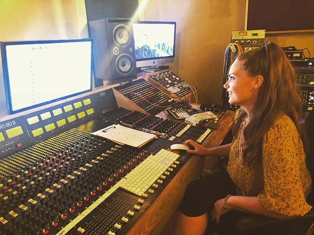 Oh you know...just casually pressing the &lsquo;record&rsquo; button while the @joshuakaler band adds drums to all the new tunes. Pretty sure that means I&rsquo;m an engineer now, right?!? 🤷&zwj;♀️ #ithinkso #terrifying #makingarecord #cuttingthecor