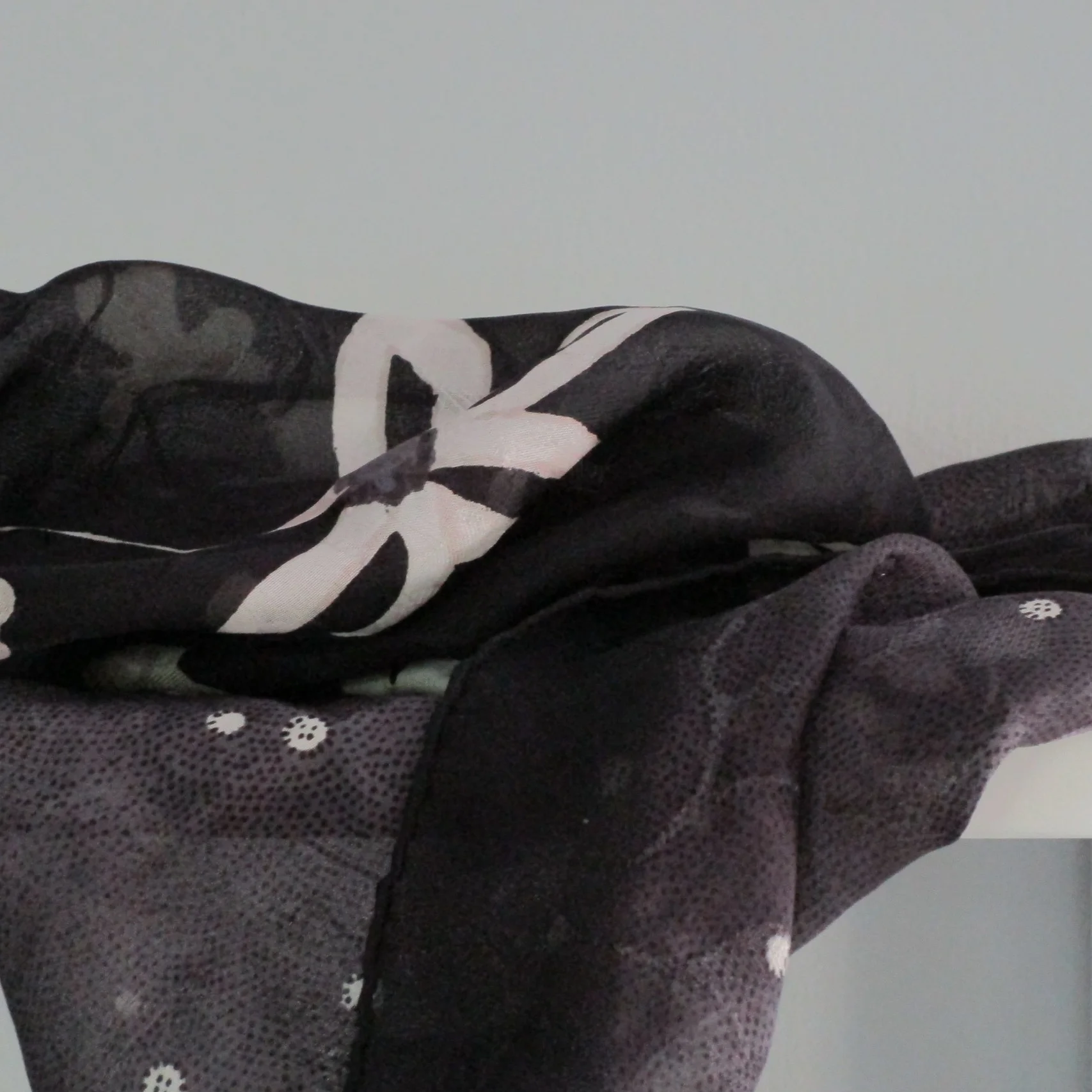 SOLD-Giorgio Armani Slate Gray & Cream Scarf