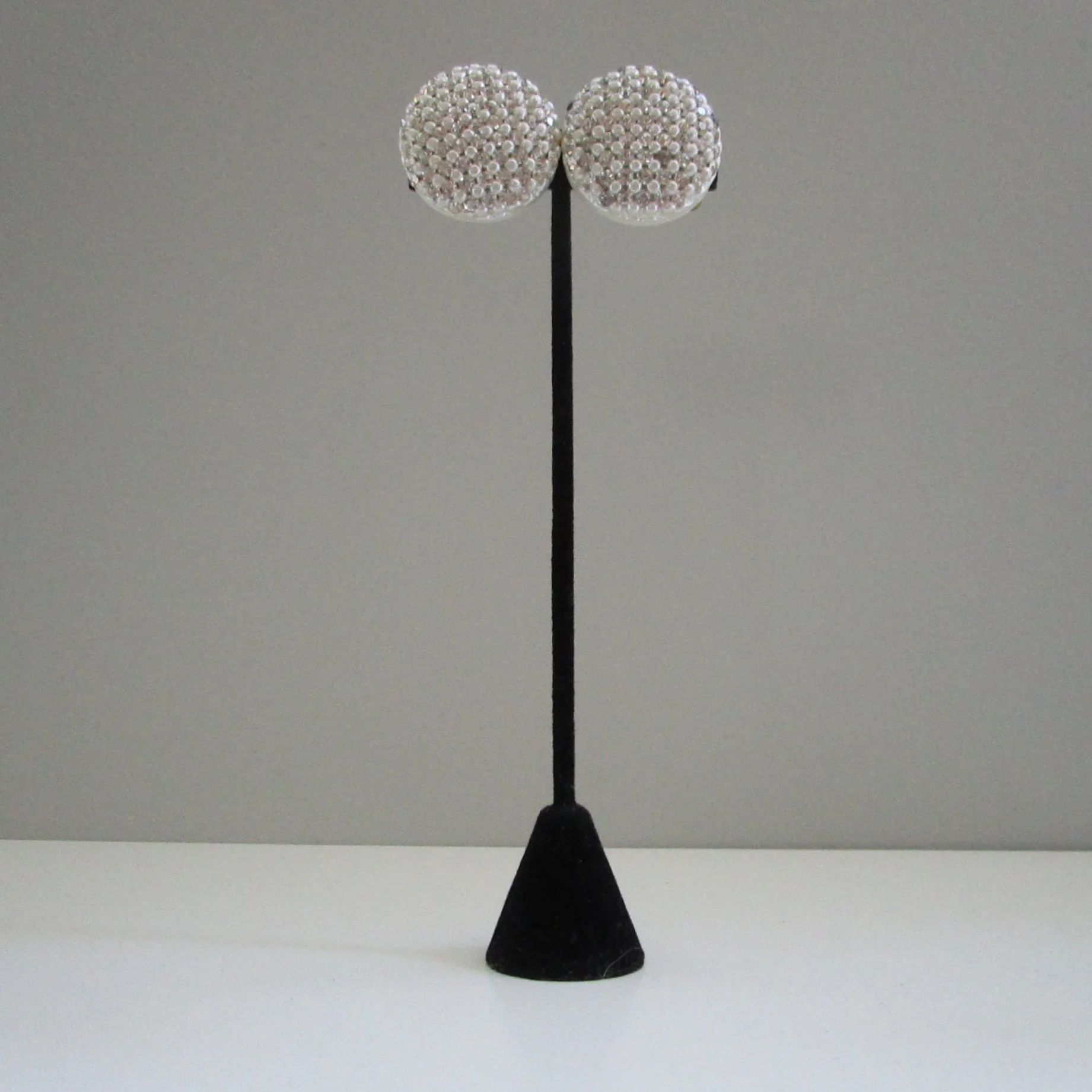 SOLD-Vintage Rhinestone Clip On