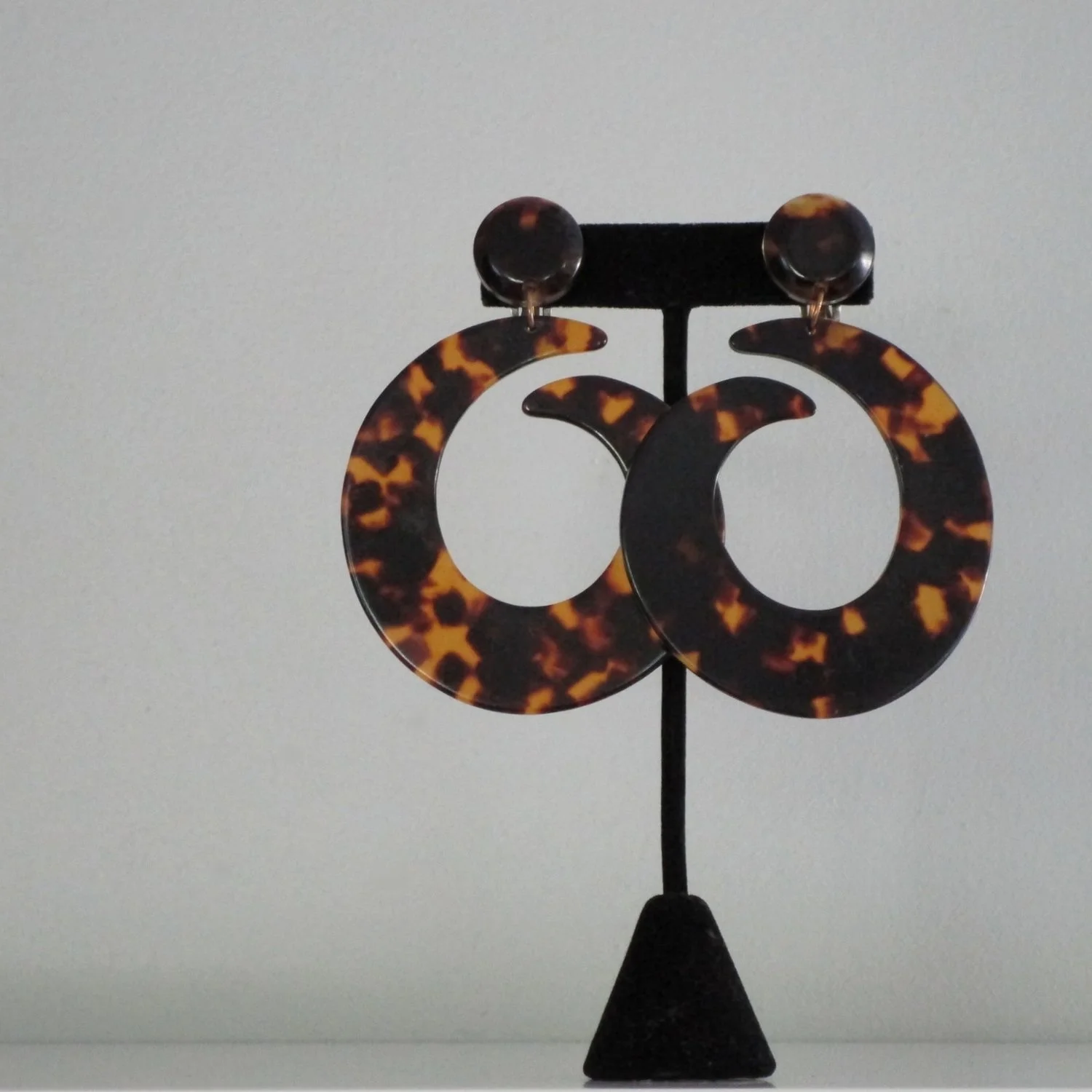 SOLD-Made in France Tortoise Like Open Hoop Clip On Earrings