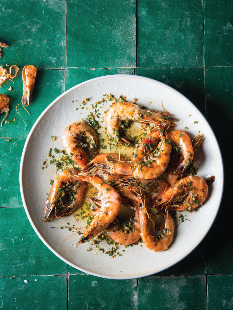Food & Prop Styling : shrimp on green tile