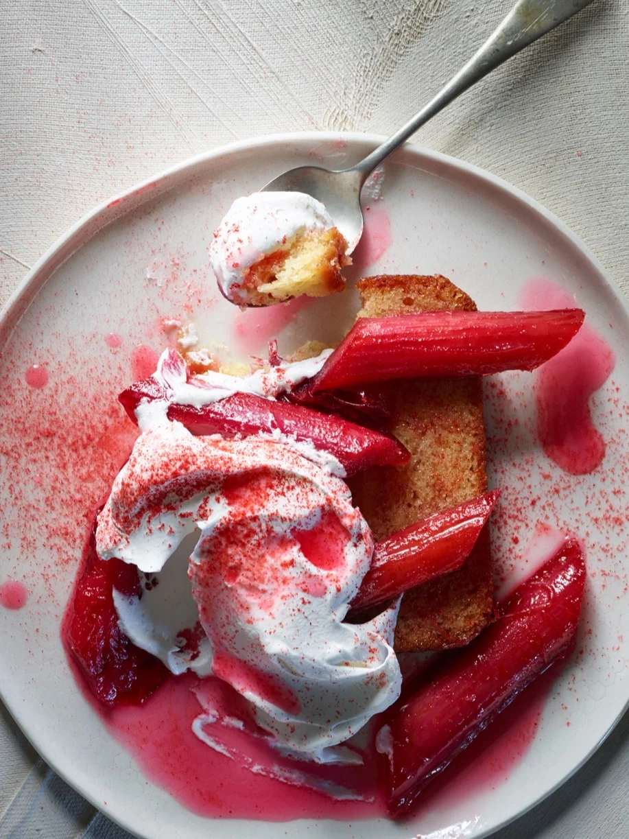 Food & Prop Styling : rhubarb cake with whipped cream
