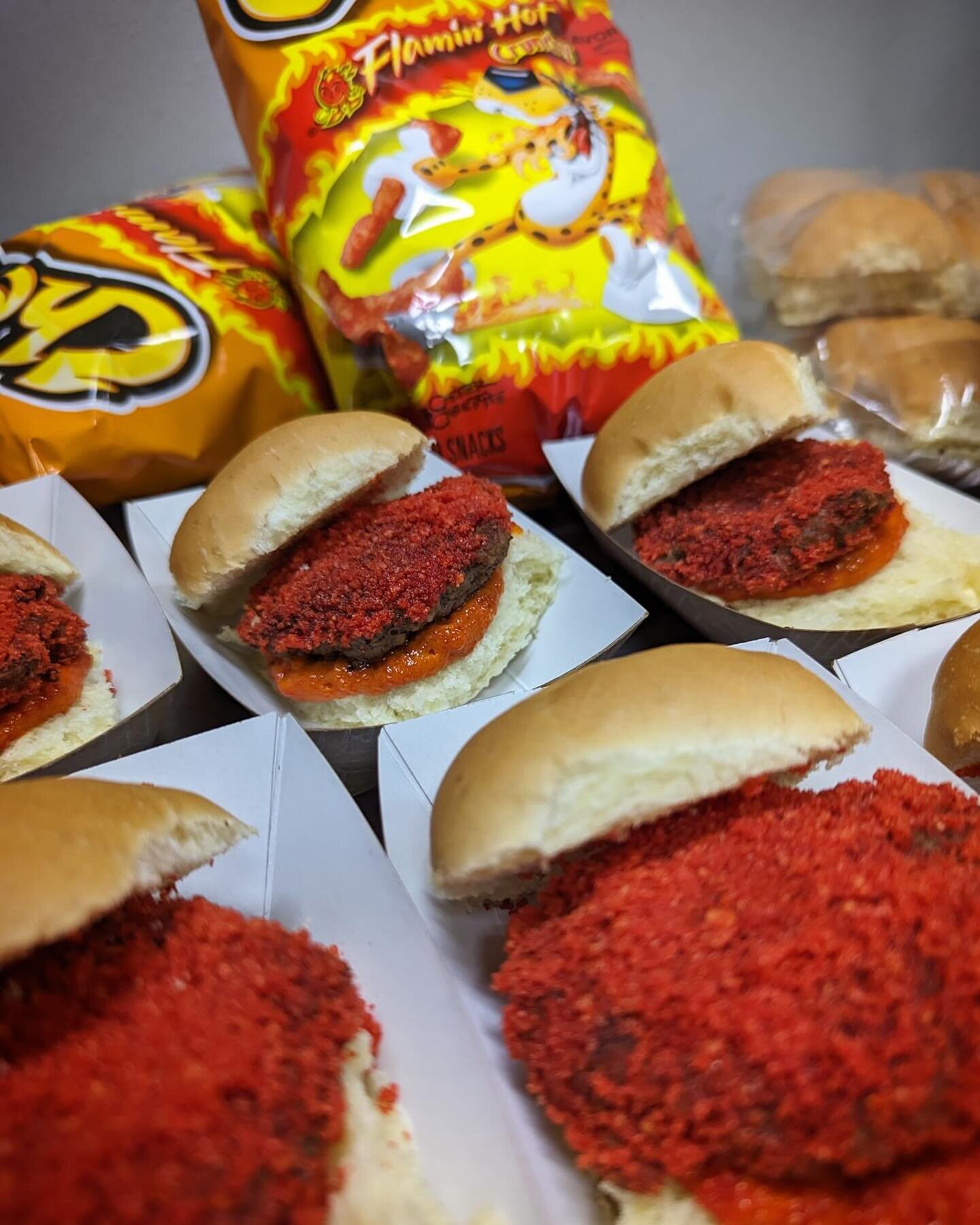 Nain Rouge Parade Day Special&hellip;
Flamin&rsquo; Hot @cheetos Burger 🔥🔥🔥🔥