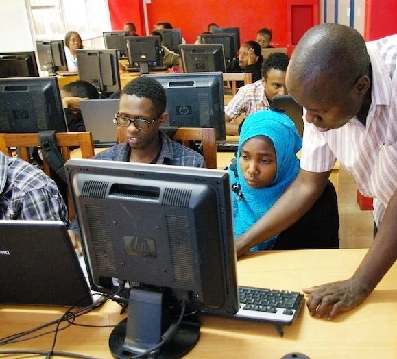Computerles Murera Kenia.jpg