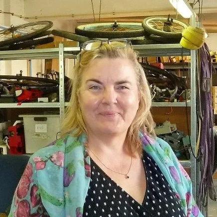 eva in werkplaats.jpg