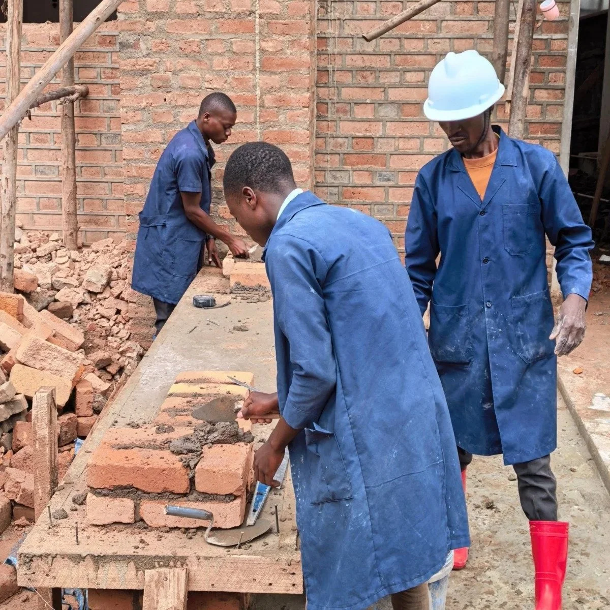Meer jongeren leren een vak in Tanzania