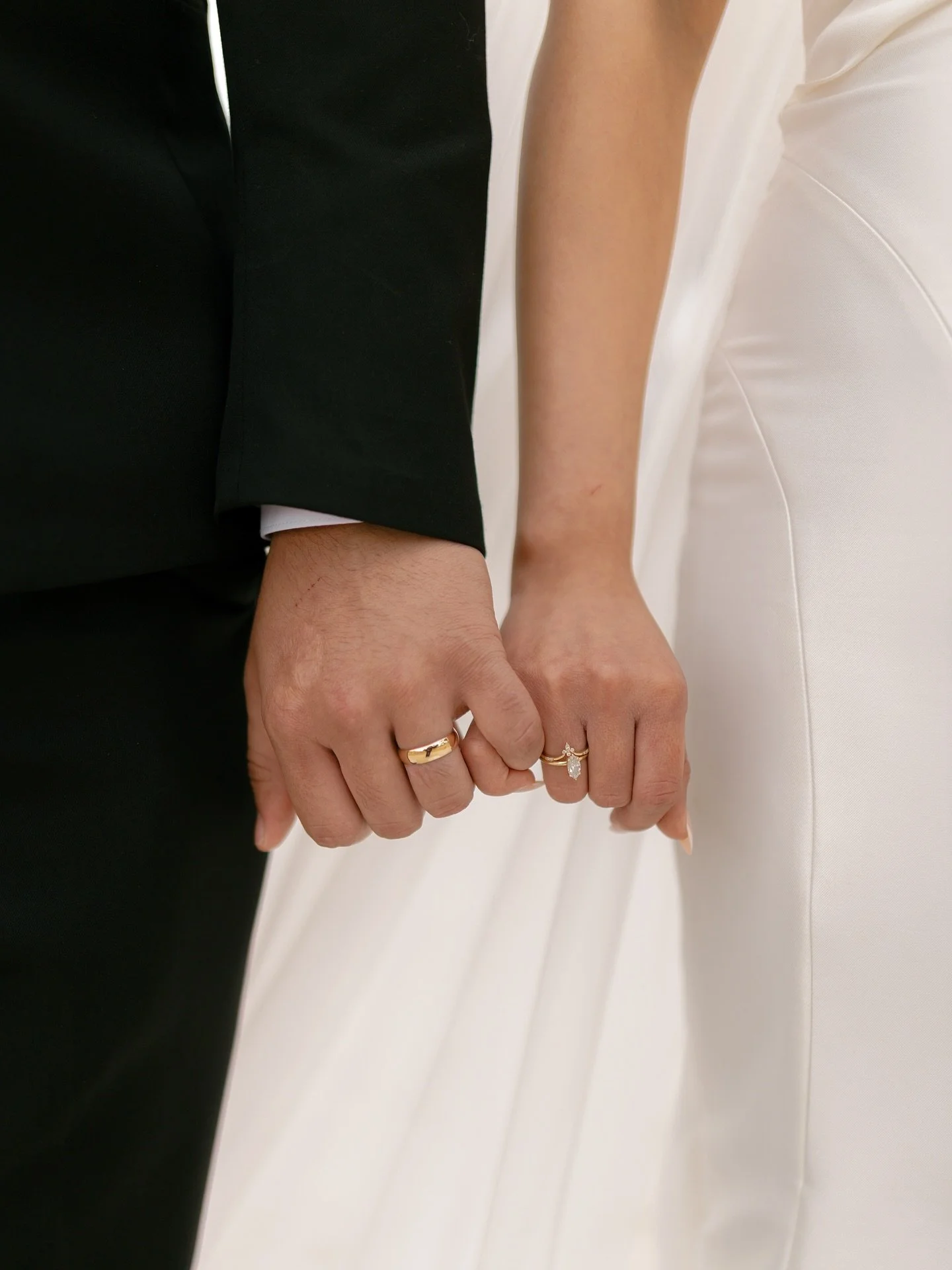 Katia &amp; Emiliano&rsquo;s Wedding Day 💌

Venue: @cocopalmrestaurant 
Photography: @mikoeastphoto 

#californiawedding #weddingphotography 

wedding photographer, couple photography, wedding shoot, storytelling photographer, wedding inspo, califor