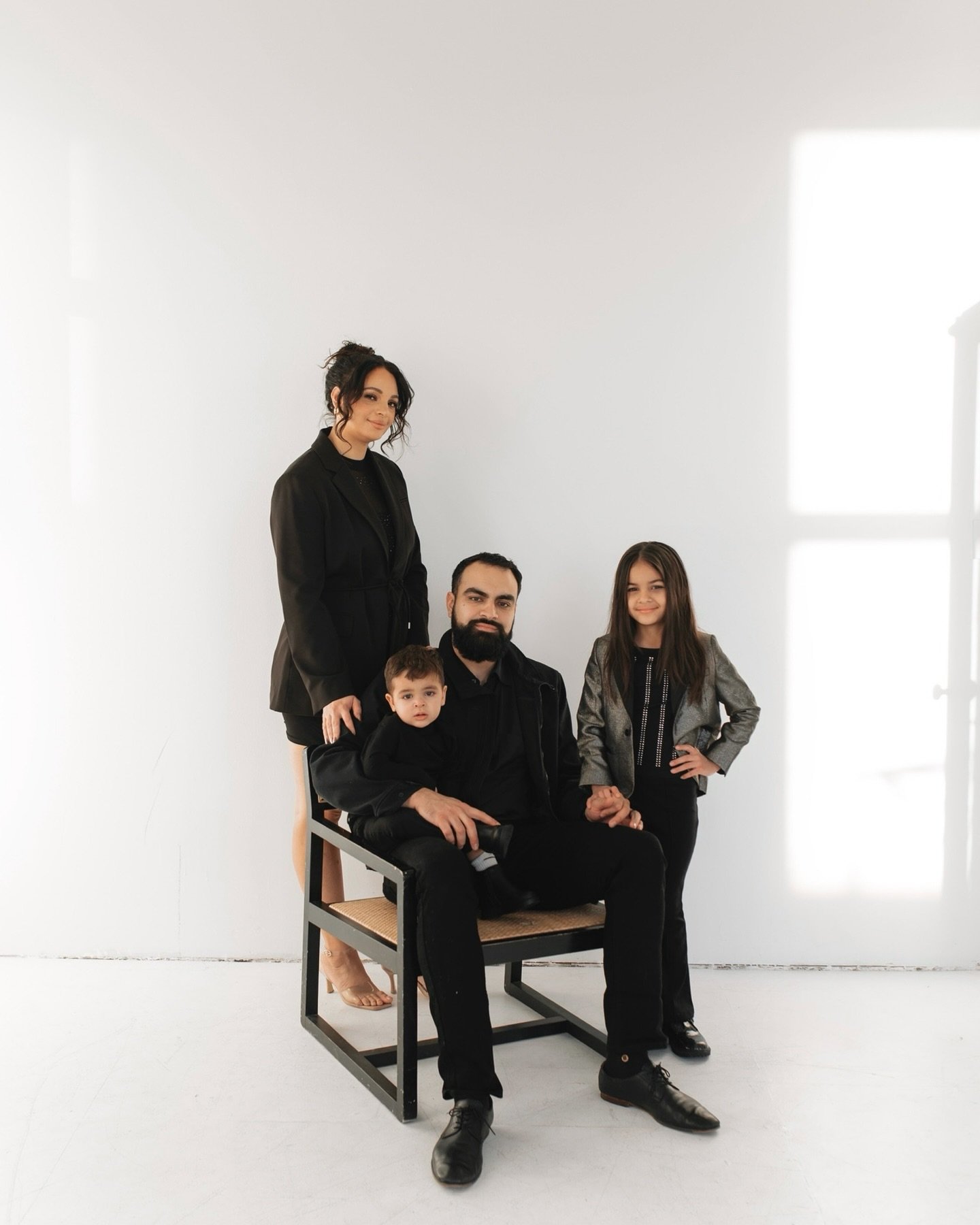 Minimal color, maximum impact 〜 🖤