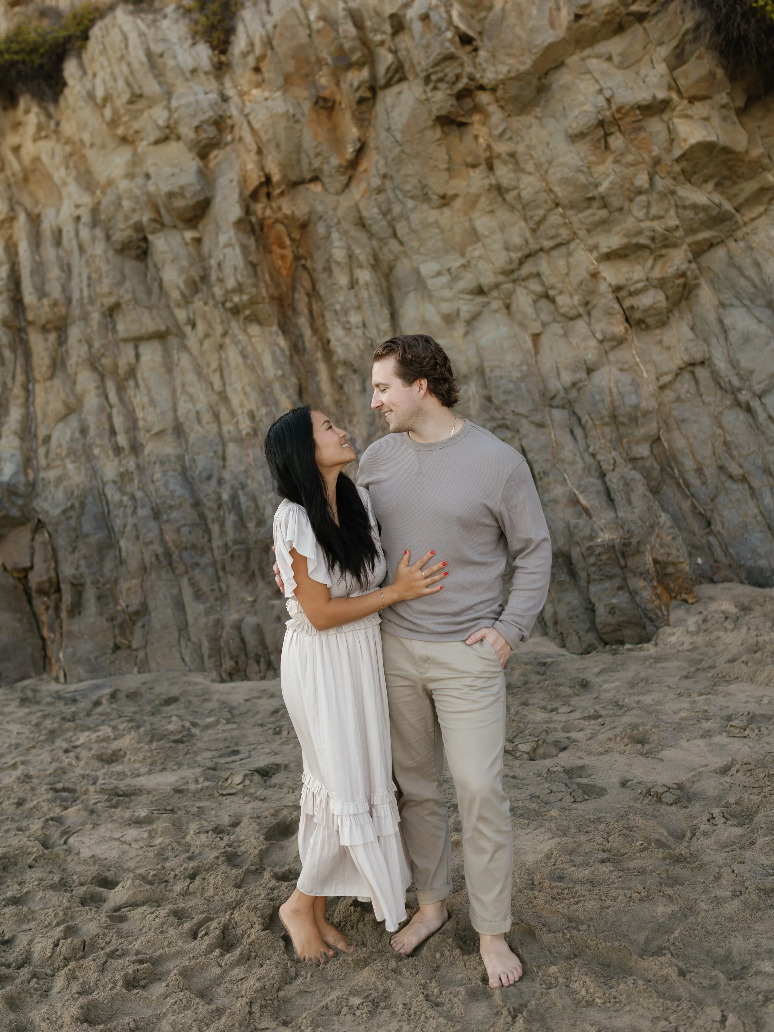 The Hermansens 〰️ when golden hour slowly fades into evening blue hour.

#familyphotoshoot #socalfamilyphotographer #orangecountyfamilyphotographer #orangecountyphotographer #lagunabeachfamilyphotographer