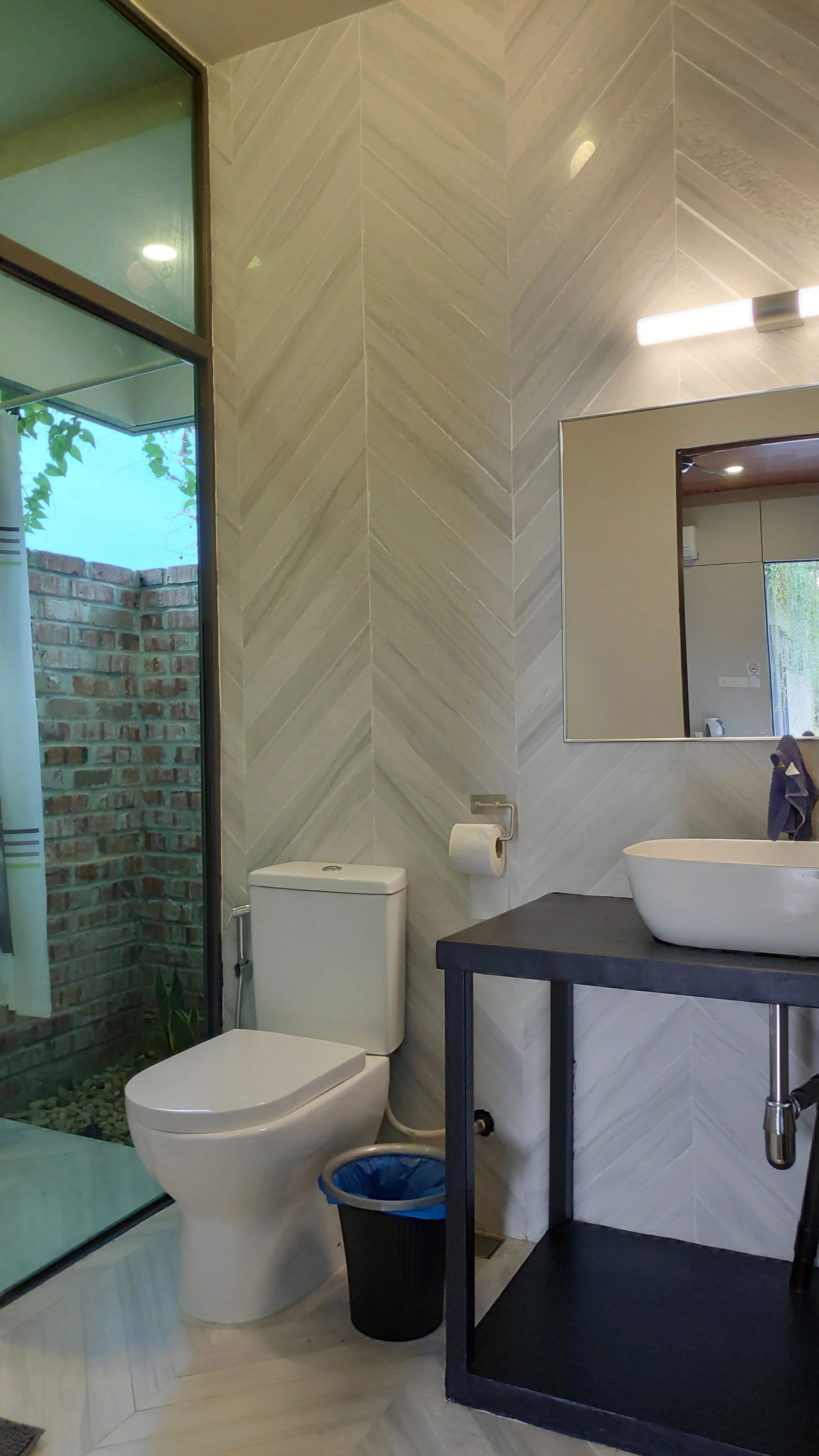 Cabin 6 Bathroom
