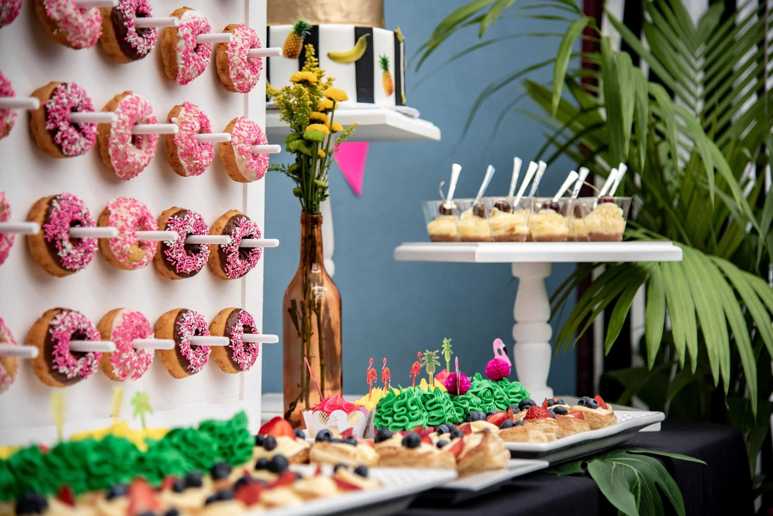 summervibesdonutbar.jpg