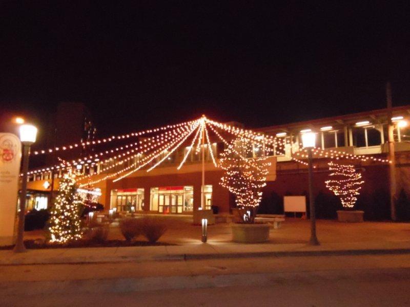 Commercial Holiday Lighting - Beautiful String Lights