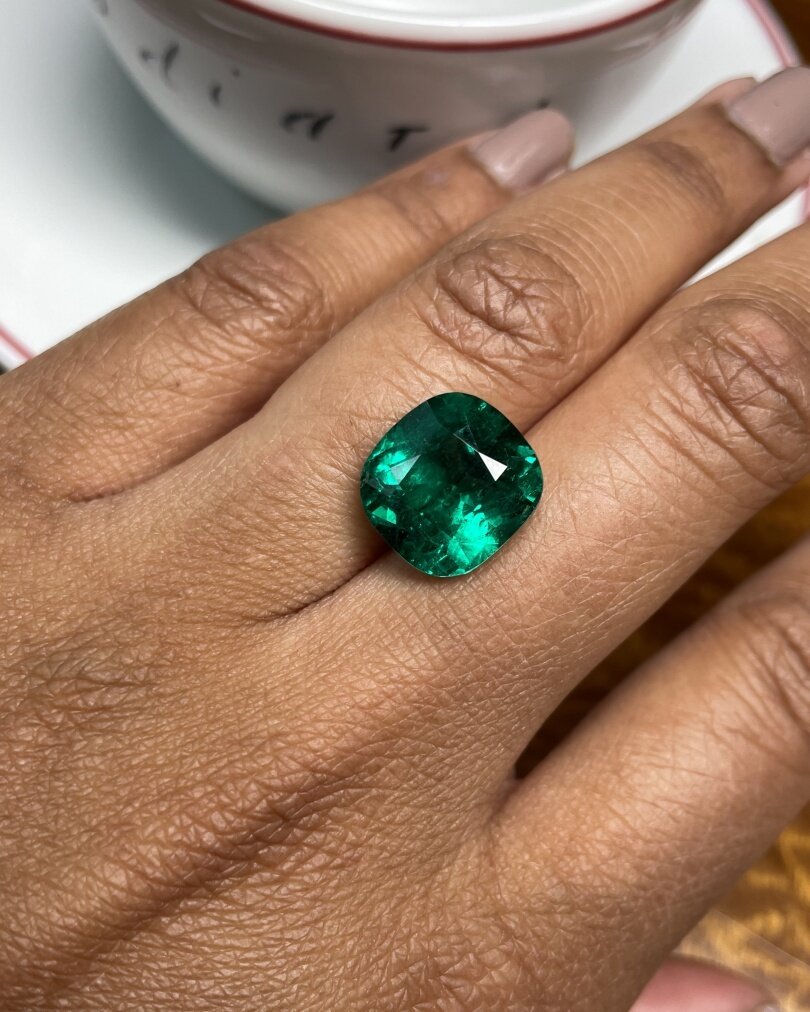 Cr&egrave;me de la cr&egrave;me

#finecolombianemeralds #gemqualityemeralds #colombianemeralds #newacquisitions #emeralds #artisanalcutting #directfromthesource #responsiblysourced #ethicallysourced #raregems #addmorecolortoyourlife #emeraldgemstones