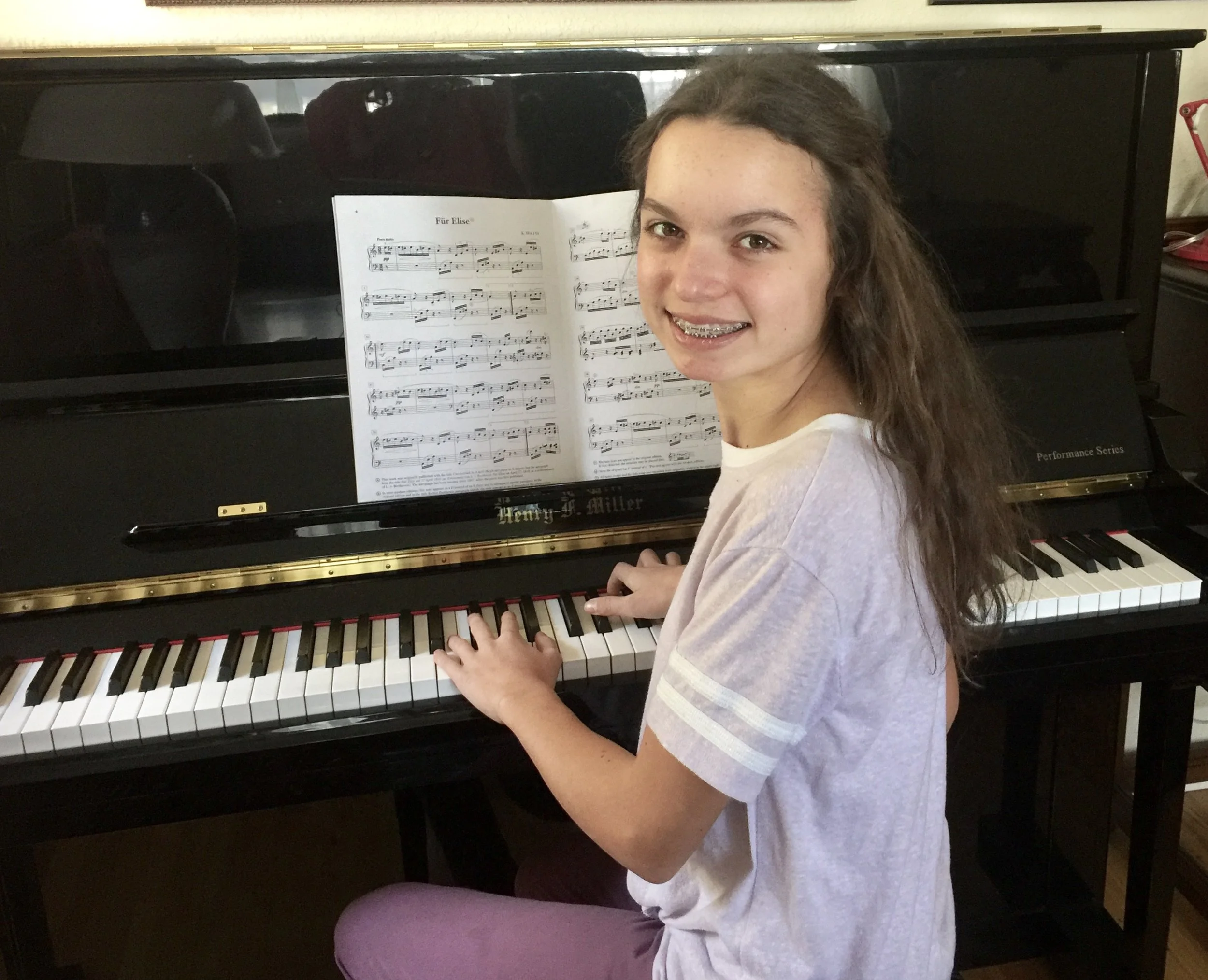 Iva piano.jpg