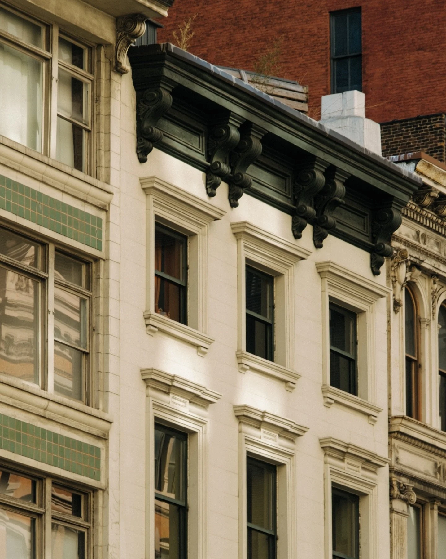 a sleepy city morning..