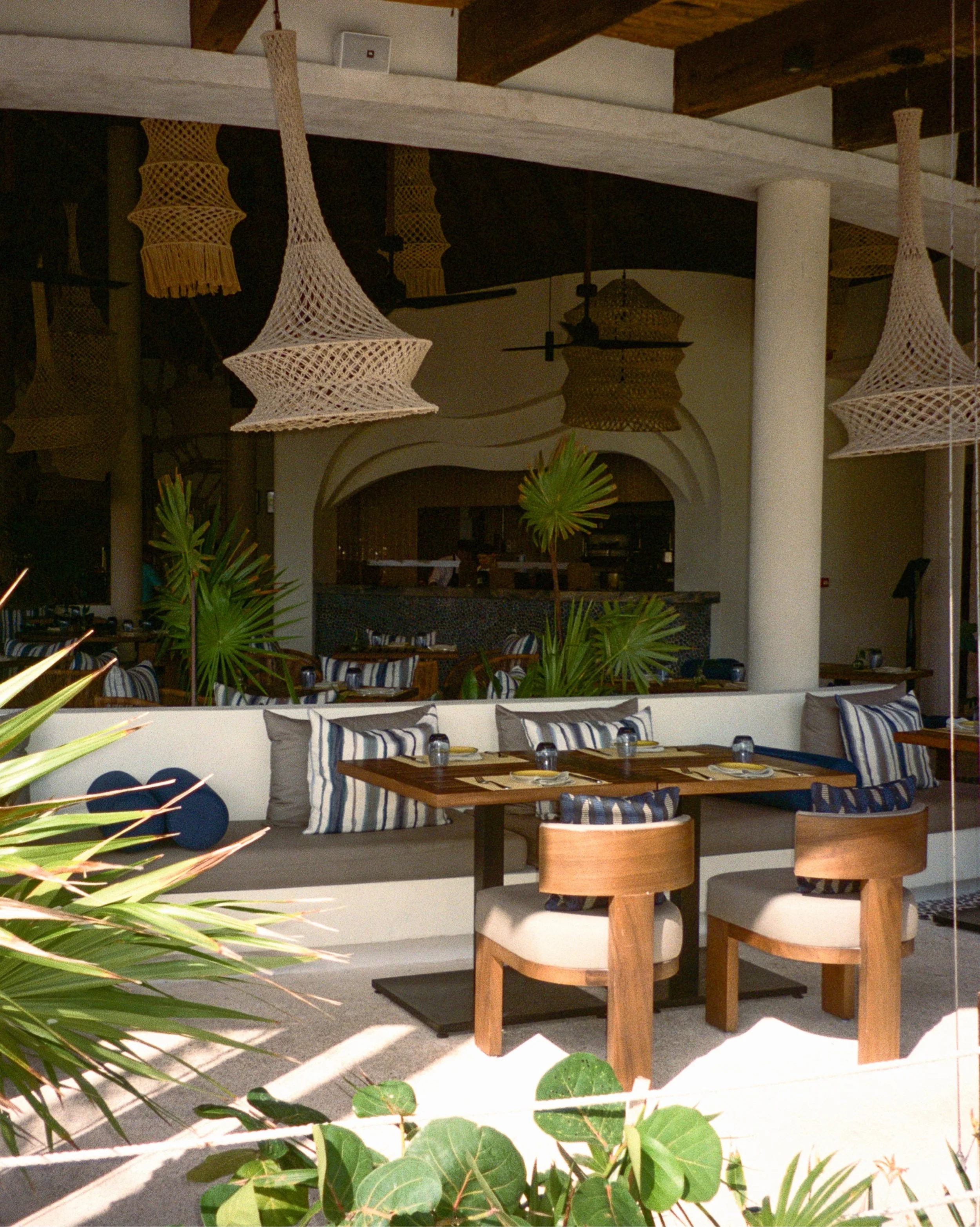 Sunshine and a relaxing breeze at @secretsmaroma 

#interiordesign #architecture #travelphotography #filmphotography