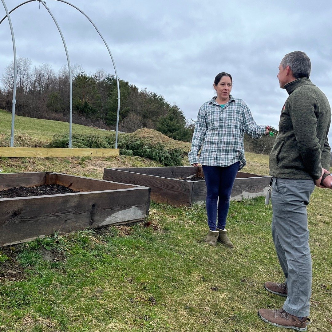 We believe in the power of community collaboration. That's why our Farm to School program prioritizes building partnerships and sharing knowledge with Farm to School programs across the state. Recently, our Farm to School Program Manager, Kris, and @